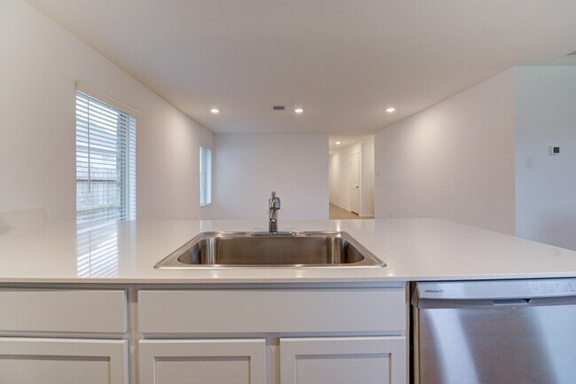 Building Photo - 3110 Spanish Oak Ln