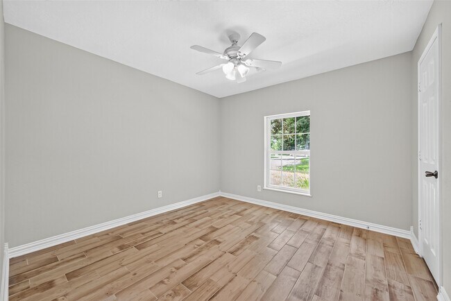 Building Photo - 18747 Woodridge Dr