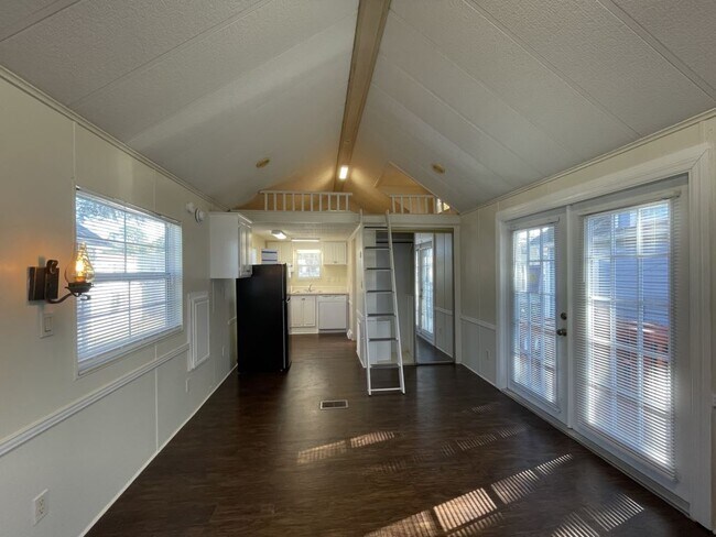 Building Photo - 36010 Sand Rd