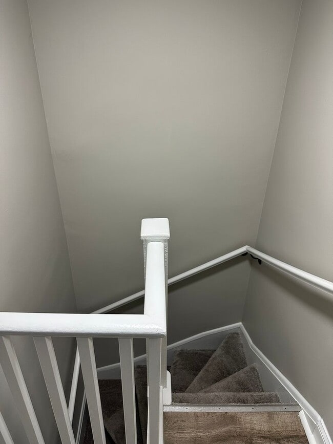 Building Photo - 3 Bedroom Townhome Near Little Italy