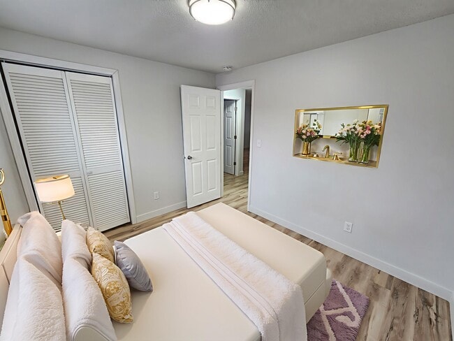 Building Photo - Mesa Heights Apartments
