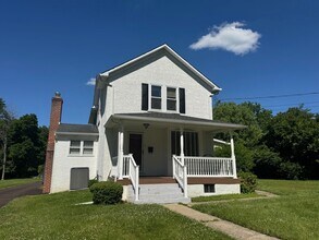 Building Photo - 1131 Trewellyn Ave
