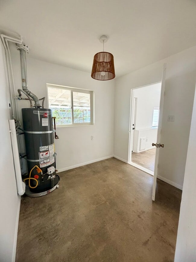 Building Photo - Modern 3-Bedroom Desert Bungalow with Stunning Views – Unfurnished - Price reflects MOVE IN SPECI...