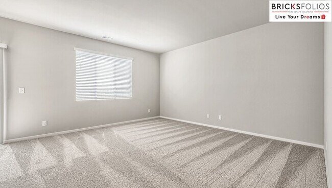 Building Photo - The Perfect Blend of Comfort & Convenience in Puyallup