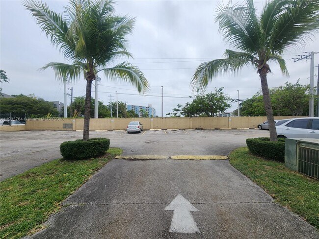 Building Photo - 19600 SW 110th Ct