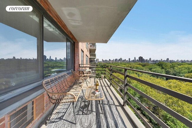 Building Photo - 400 Central Prk W