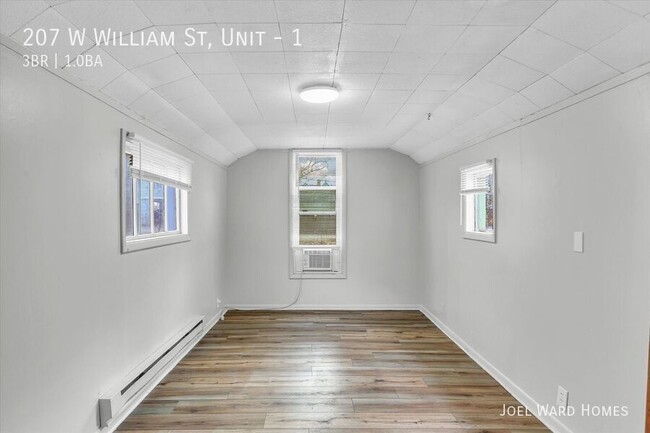 Building Photo - 207 W William St