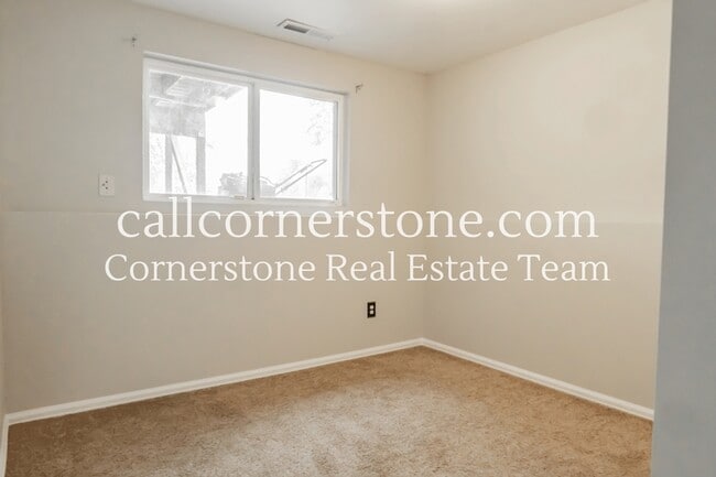 Building Photo - 3614 Regis St