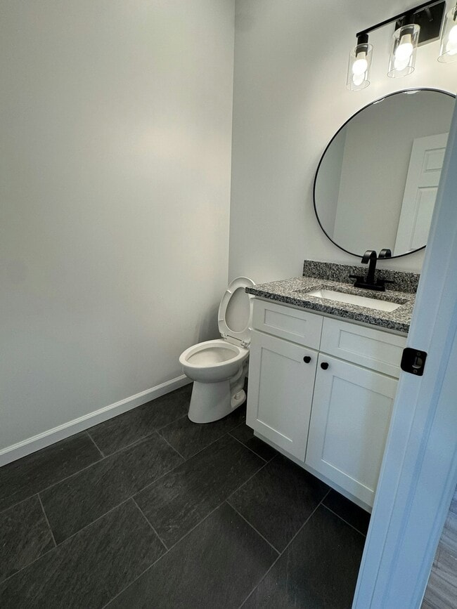 Building Photo - 219 Cambria St