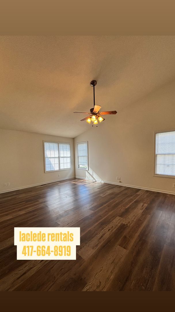 Building Photo - 2 BEDROOM 2 BATHROOM DUPLEX FOR RENT