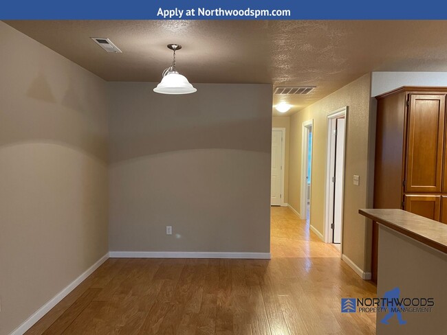 Building Photo - Very Nice 2 Bedroom 2 Bath Condo in a 55 P...