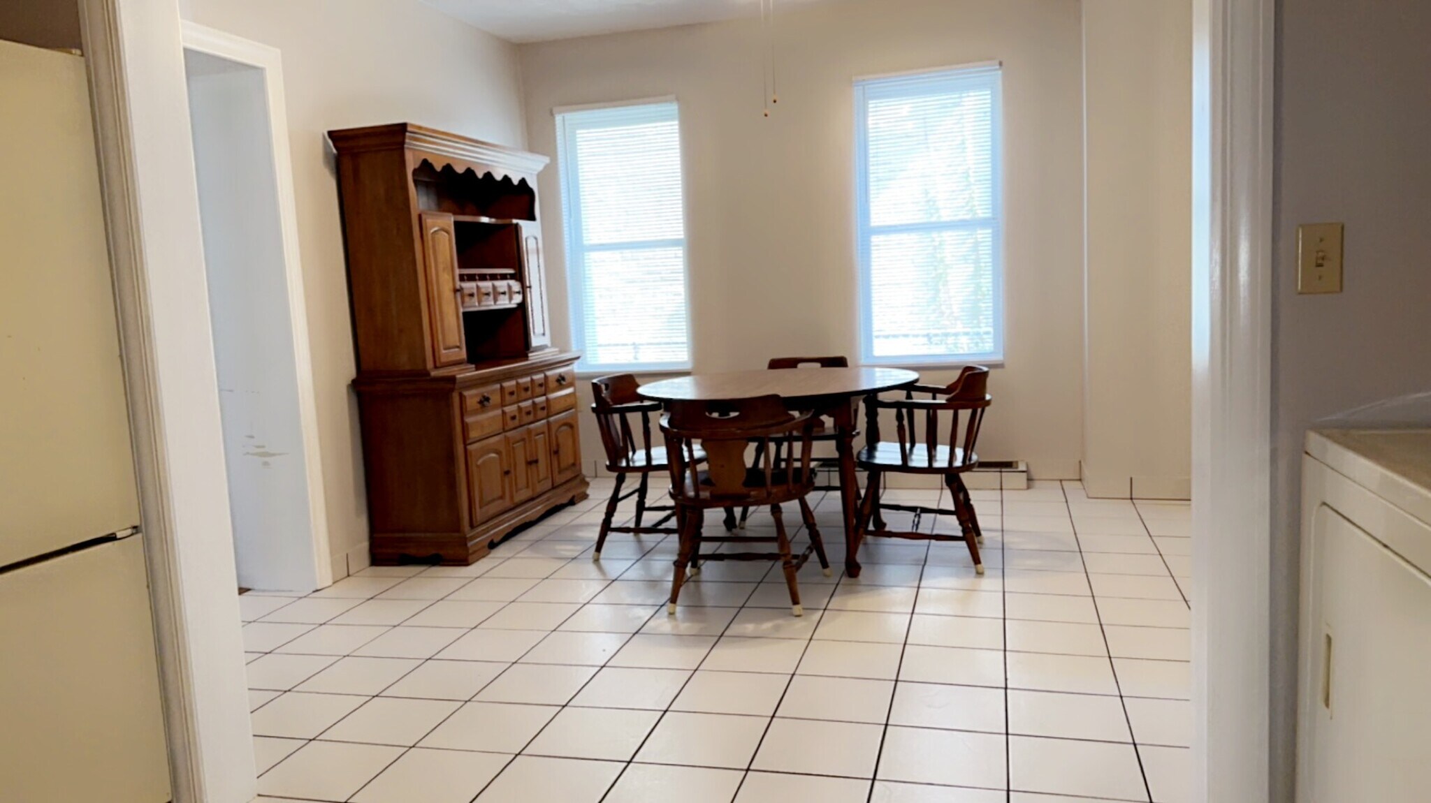 Dining Room - 221 Howard St