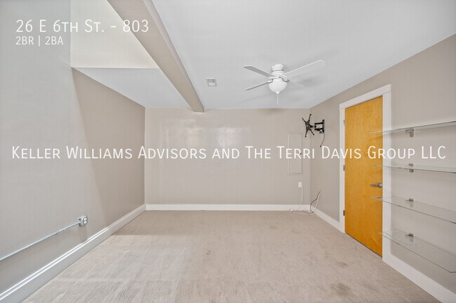 Building Photo - 26 E 6th St