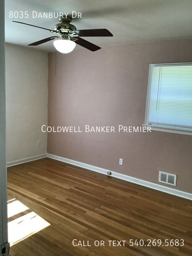 Building Photo - 8035 Danbury Dr