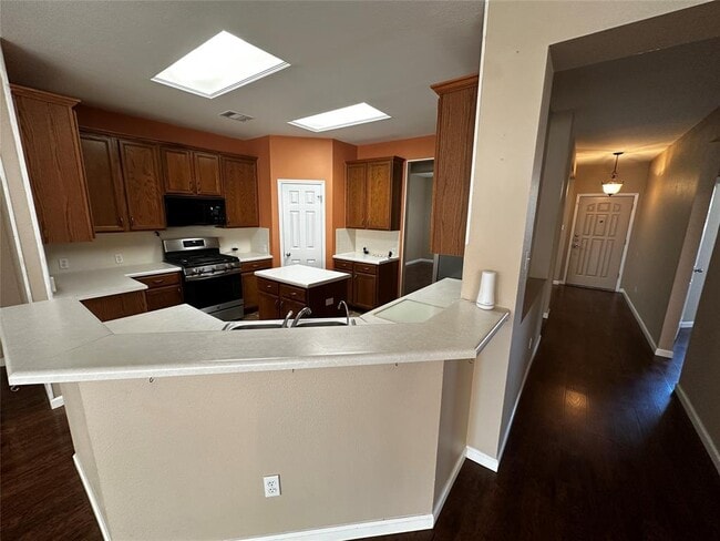 Building Photo - 1041 Disraeli Cir