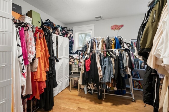 Building Photo - 8 Patrick St