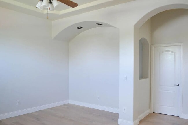 Building Photo - Spacious Riverlakes Golf Course Home with Pool, Spa & 3-Car Garage