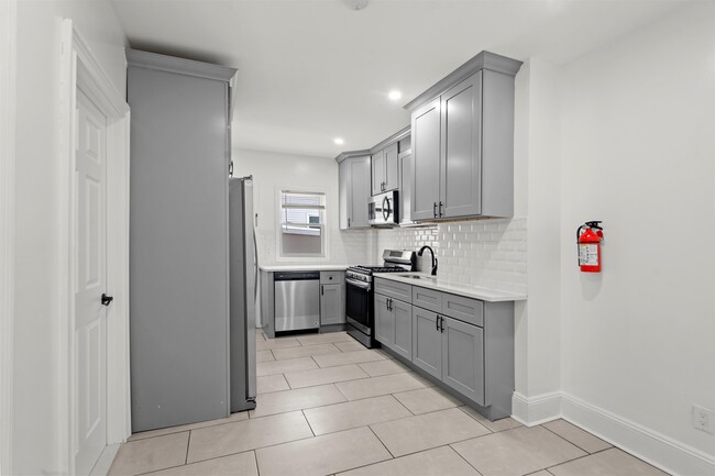 Building Photo - 56 Highwood Terrace