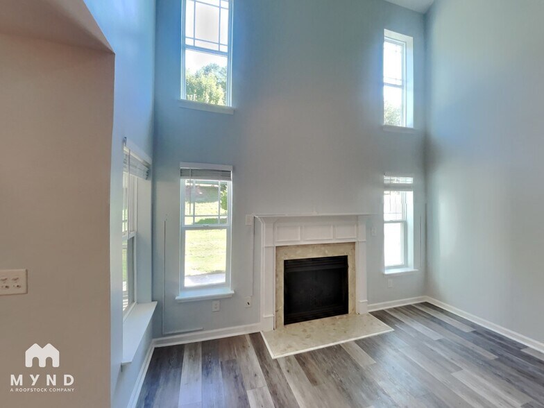Building Photo - 182 Red Admiral Ct