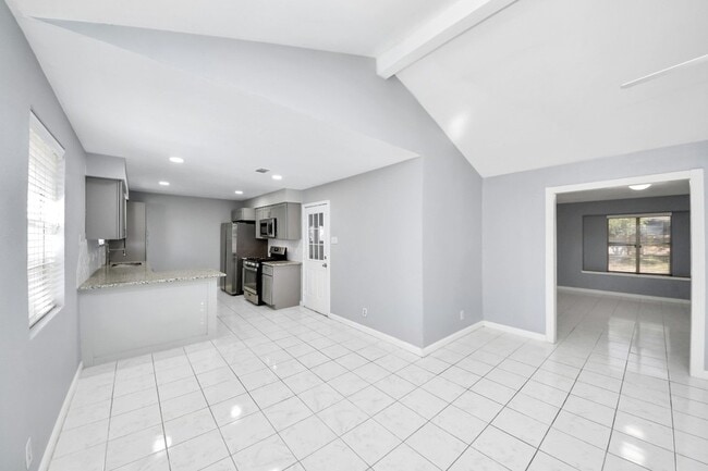 Building Photo - 6031 Dellfern Dr