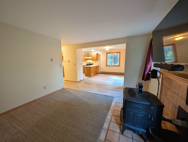 Building Photo - 3Bd/1.5Ba Dgl Townhome, Long Term Rental, 2 Car Garage, Unfurnished