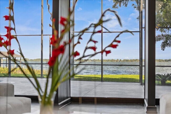 Building Photo - 3824 Gaines Dr