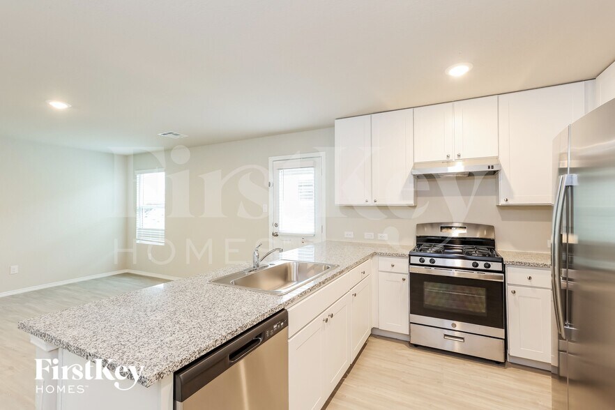 Building Photo - 10606 Varmus Dr