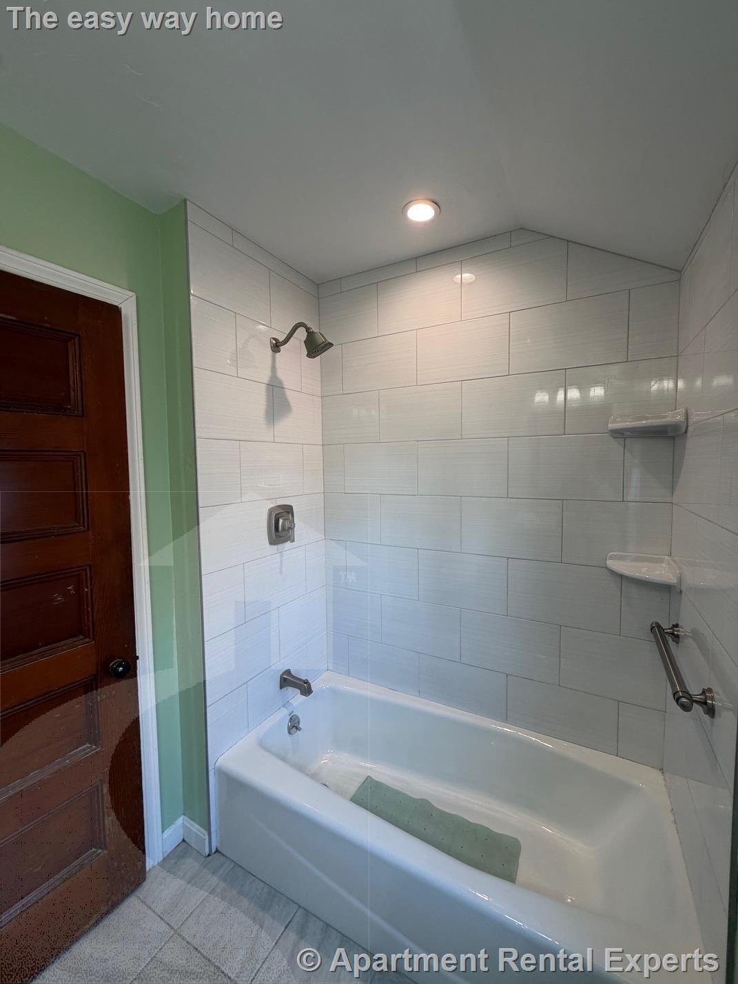 Building Photo - 1040 Broadway