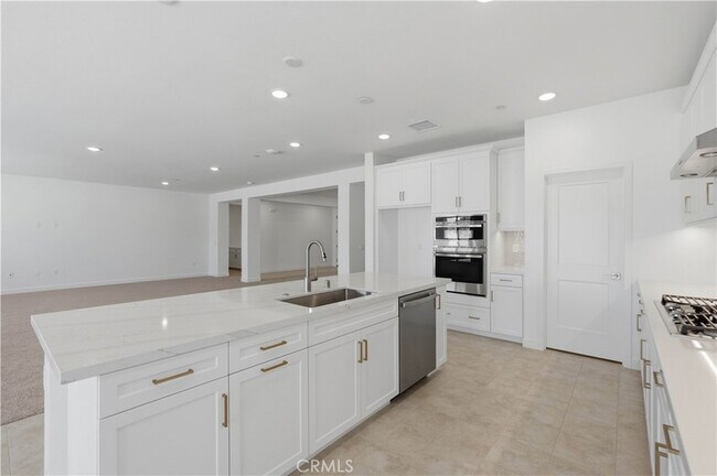 Building Photo - 11647 Saddleback Dr