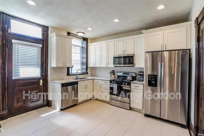 Building Photo - 3922 Castleman Ave