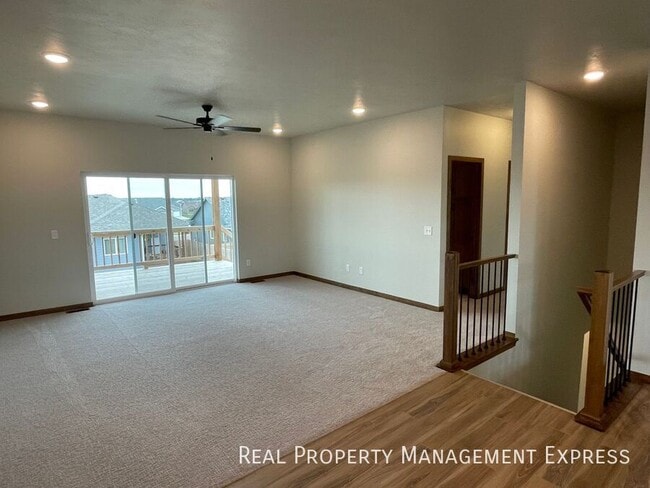 Building Photo - BRAND NEW 4 BED 3 BATH TWIN HOME