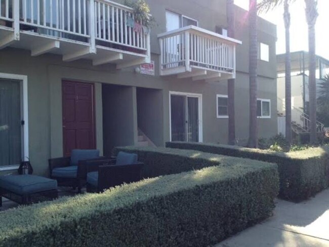Building Photo - 474 Sherman Ave