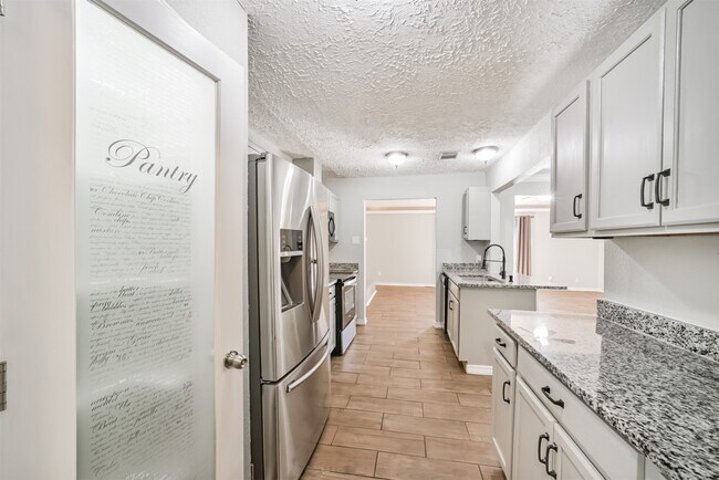 Building Photo - 22203 Fincastle Dr