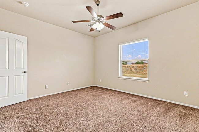 Building Photo - 7409 Dewberry Dr