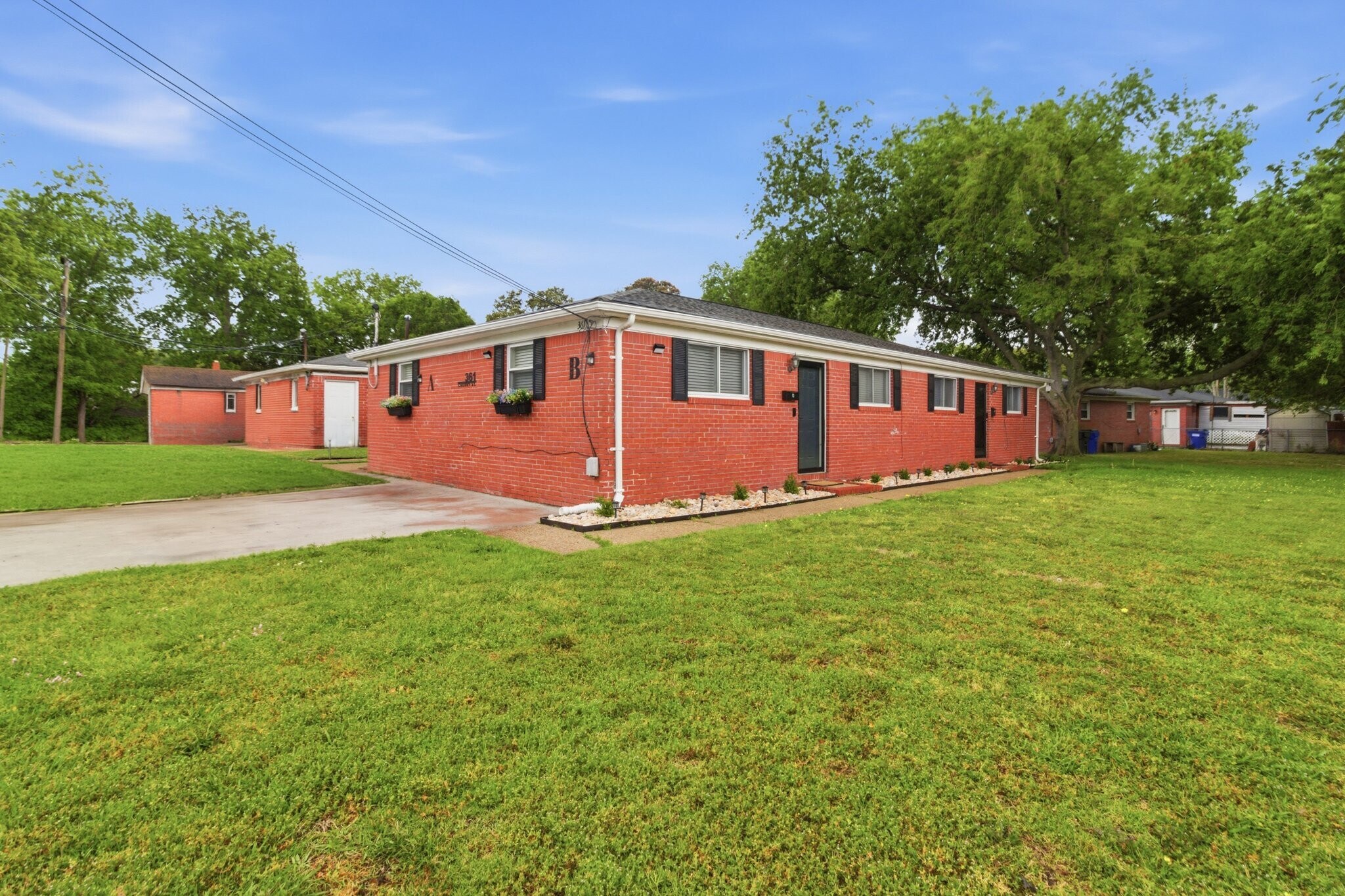 Building Photo - 361 Cherry St