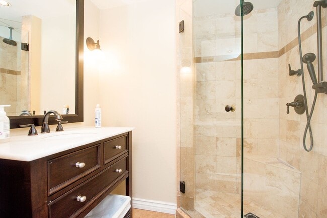 Building Photo - Costa Mesa Newport Heights Stunner!