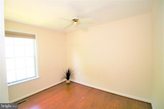 Building Photo - 10602 Tuppence Ct