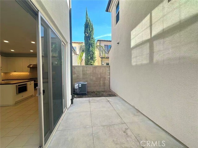 Building Photo - 182 Augustine