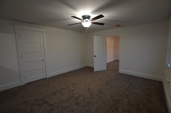 Building Photo - 1306 Woodlawn Ave