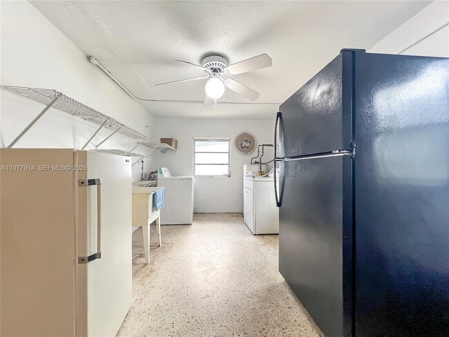 Building Photo - 192 SW 62nd Terrace