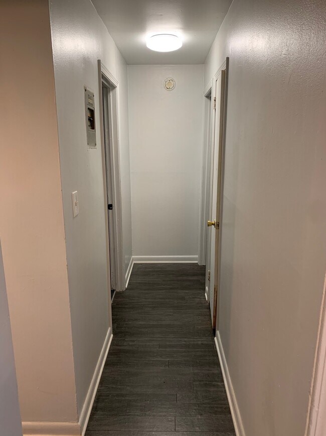 Building Photo - 2744 Miles Cir