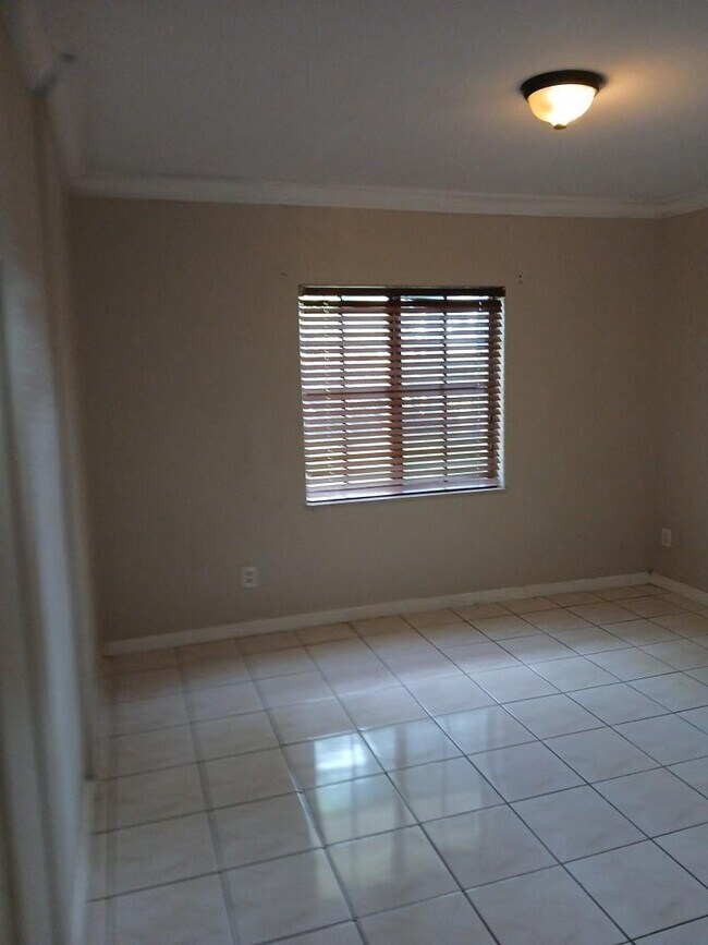 Building Photo - 22300 SW 184th Ave