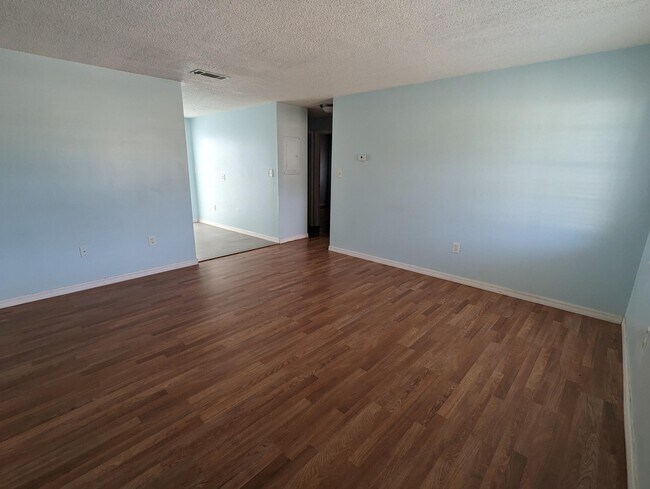 Building Photo - 2443 Mercury Dr