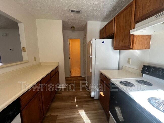 Building Photo - 1016 Ancestry Dr