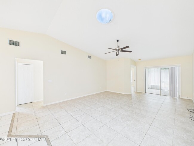 Building Photo - 131 Maggie Way