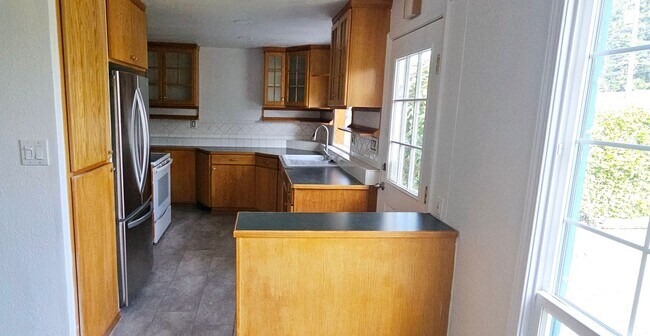 Building Photo - Mullen St. 3 bed/1bath North End with loft