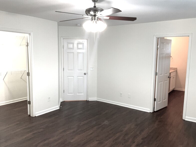 Building Photo - 51 Sago Palm Dr