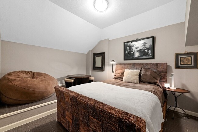 Building Photo - Fully Furnished Modern Home in Rocky Creek!