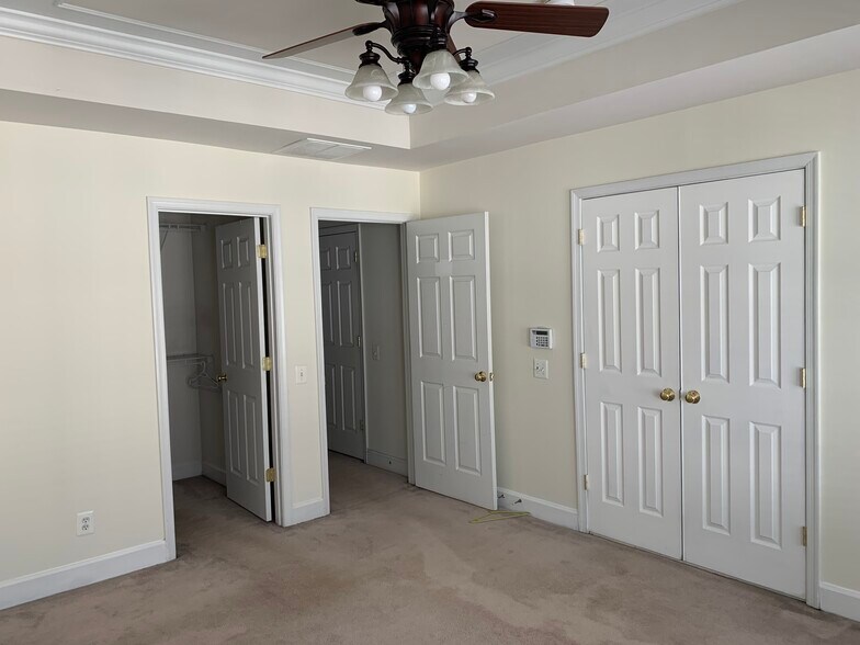 Building Photo - 5995 Grand Pavilion Way