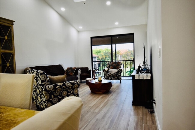 Building Photo - 7917 La Mirada Dr